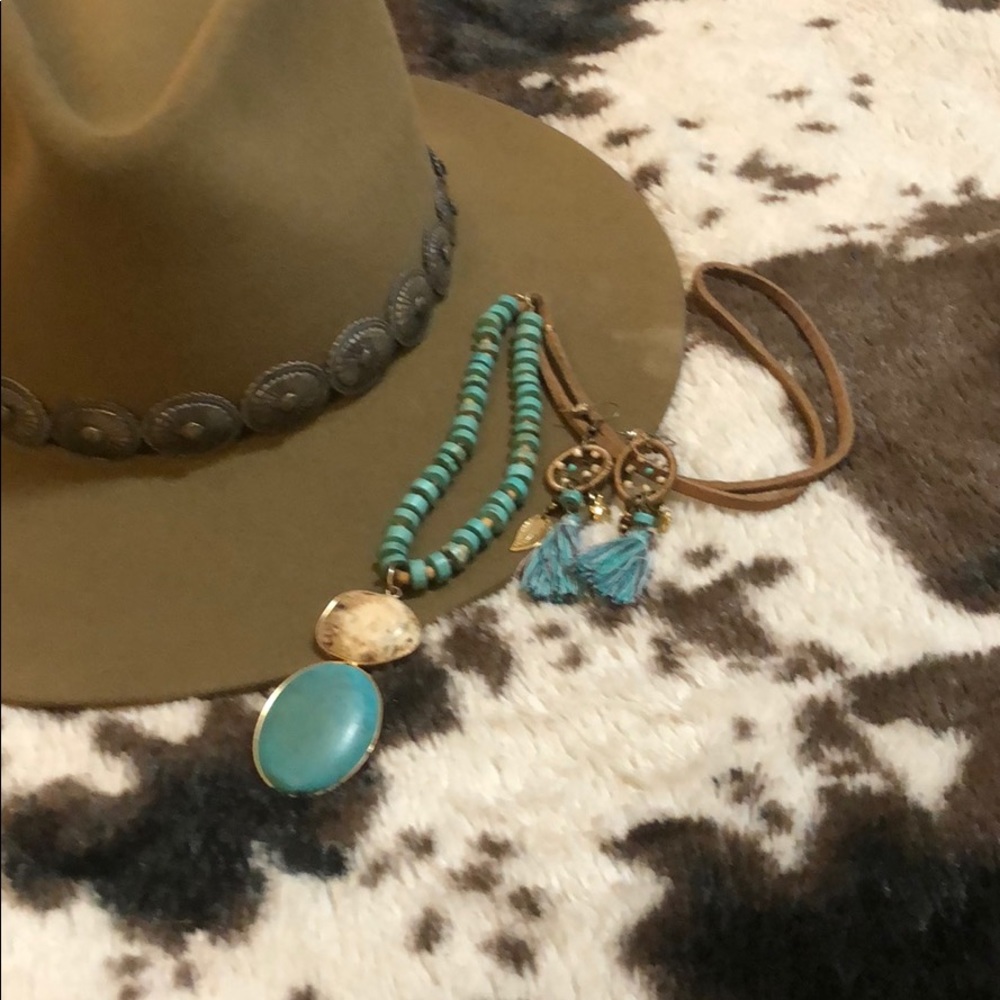 Necklace and earring combo
